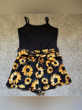 SHEIN Curve Belted Sunflower Romper